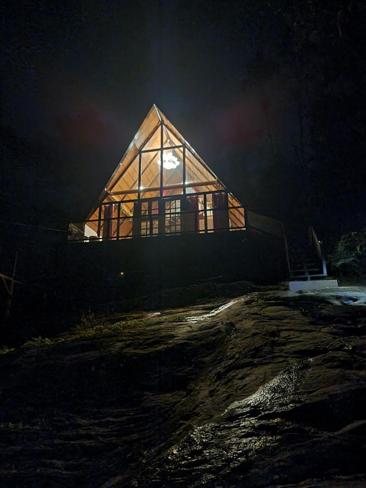 Whiskeywoods Villa Madikeri Buitenkant foto