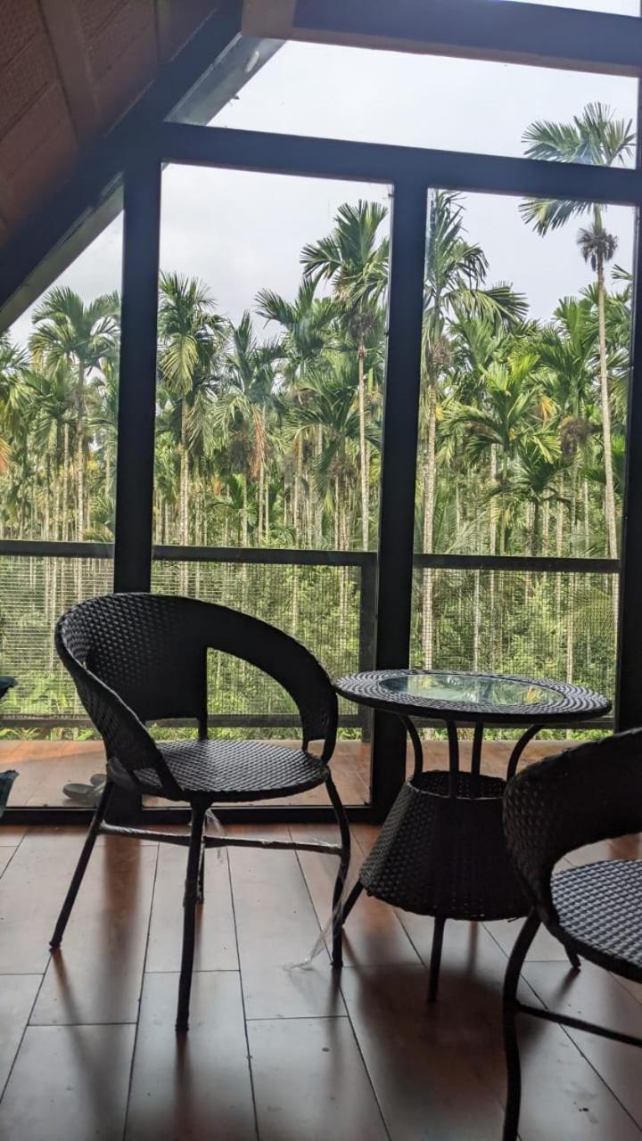 Whiskeywoods Villa Madikeri Buitenkant foto