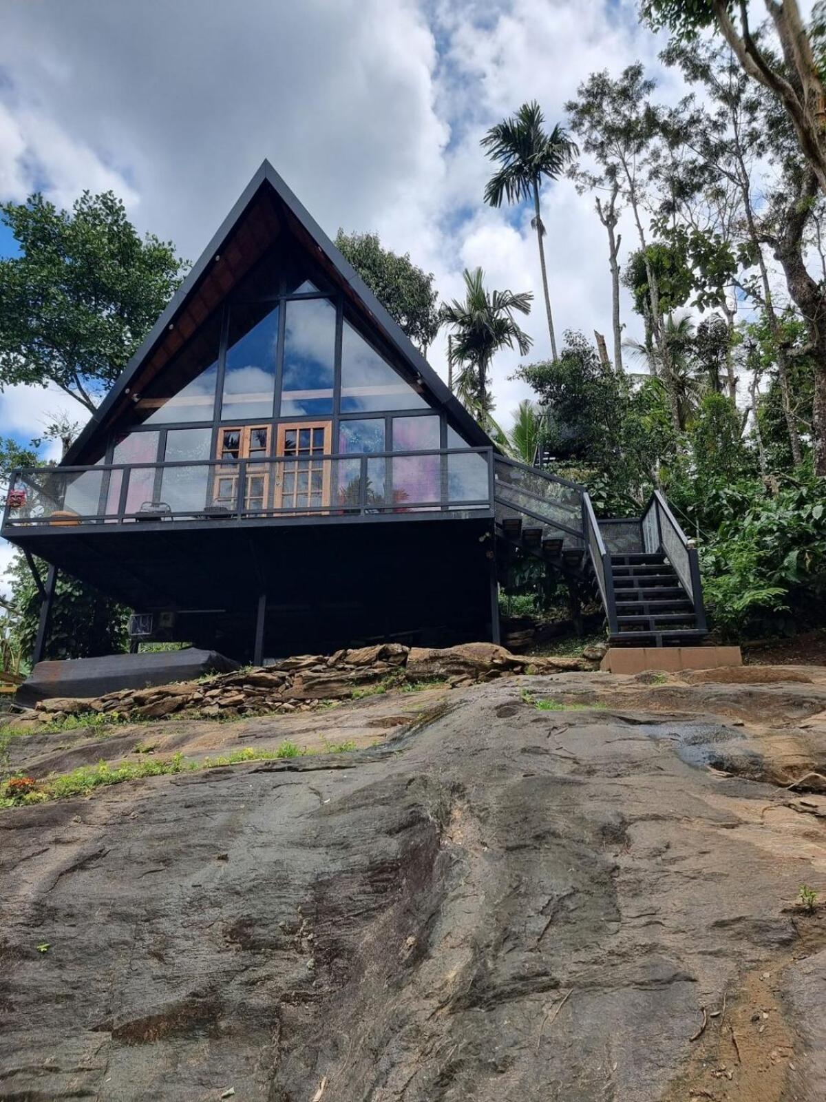 Whiskeywoods Villa Madikeri Buitenkant foto