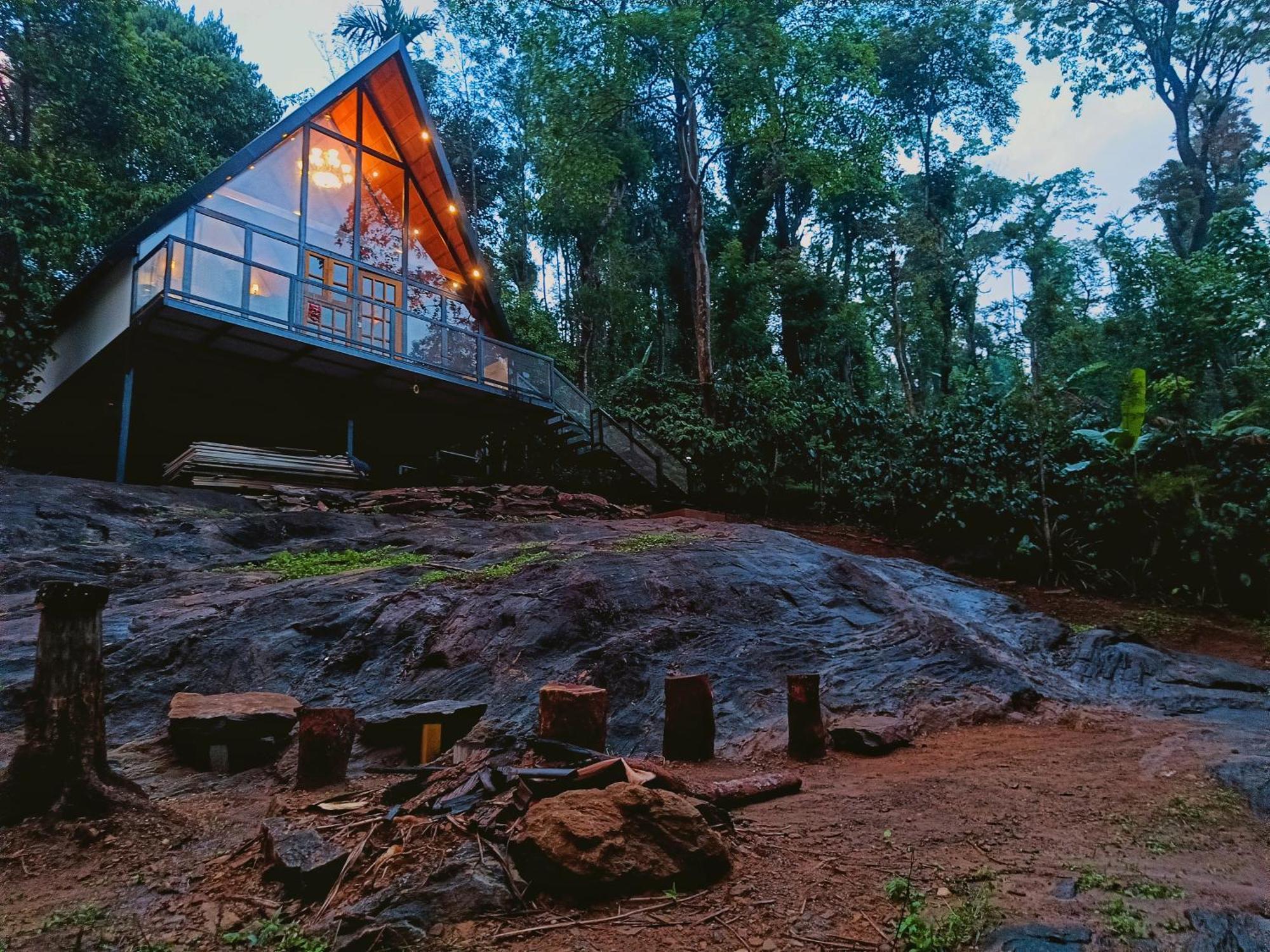 Whiskeywoods Villa Madikeri Buitenkant foto
